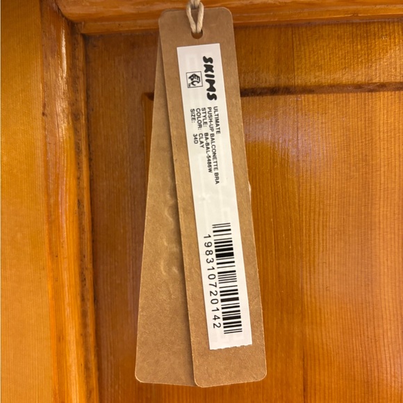 New with tags Skims Ultimate Push-up Bra Balconette 34D - Picture 3 of 6